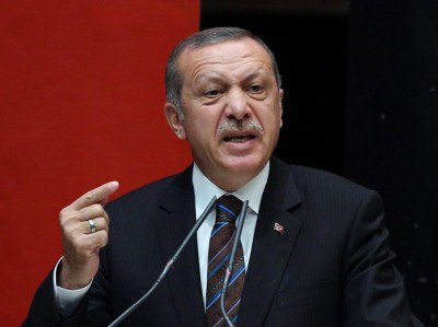 erdogan-signed-internet-control-act-turkey-400x299